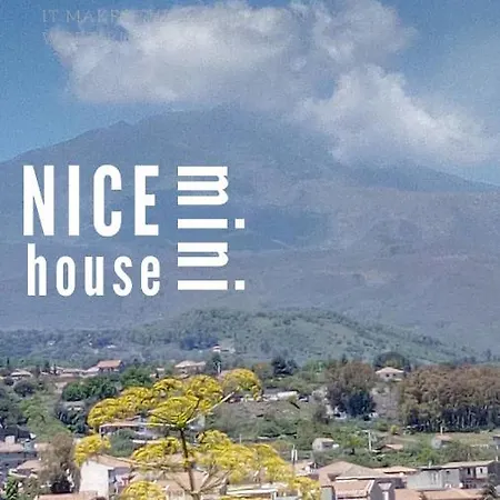 ロッジ Mini House - Tra L'etna Catania Taormina E Il Mare *